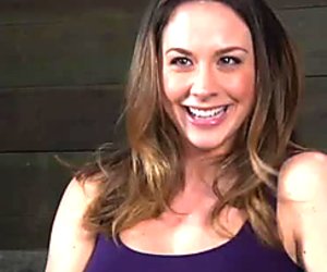 Chanel Preston sait maintenant faire la différence entre sexe régulier et esclavage & sadomasochisme