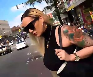 girls with fat booty walking Full-HD