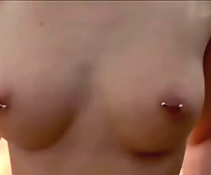 19 ans, forte poitrine copine exhib après une balade à vélo