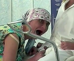 Poilu Teuch 92 ans Mamie Dur Fistee ANF Baisée par une Médecine