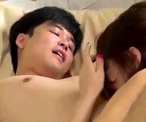 Ch   ch v   i b   n trai ng&agrave_y cu   i tu   n