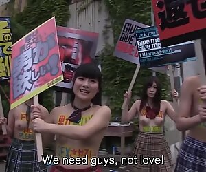 Colegialas se hacen cargo del futuro de japón