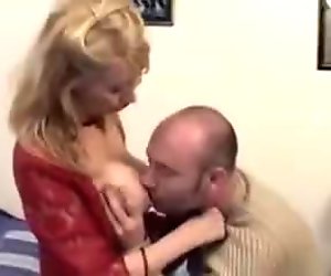 Sexy Wife found on Milfsexdating.net