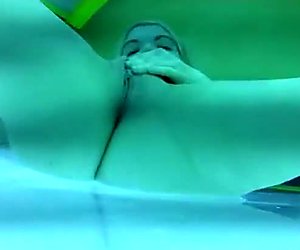 Sur-le-fait dans le solarium et partie vissée 1