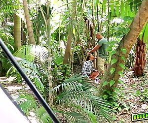 Alyssa Cole et Haley Roseau dehors chatte baise